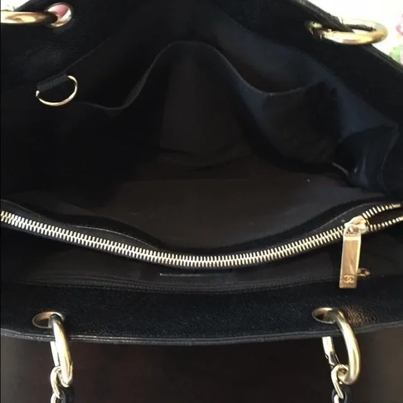 CHANEL Quilted Black Tote with Gold Chain - Picture 4 of 4